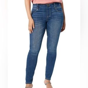 NWT $98 LIVERPOOL The Skinny Gia Glider Pull-On Jeans Size 18W Plus